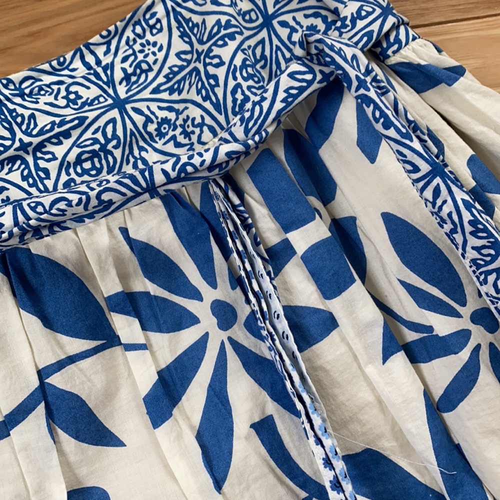 Vintage AEO | blue and white floral skirt